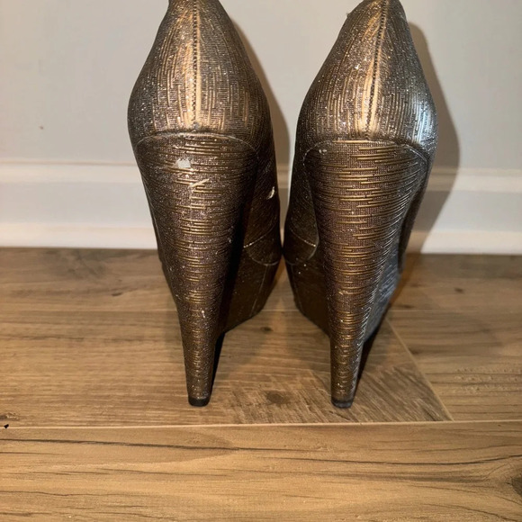 Steve Madden Gold Silver Metallic Elsi Wedges 8 - Picture 3 of 8